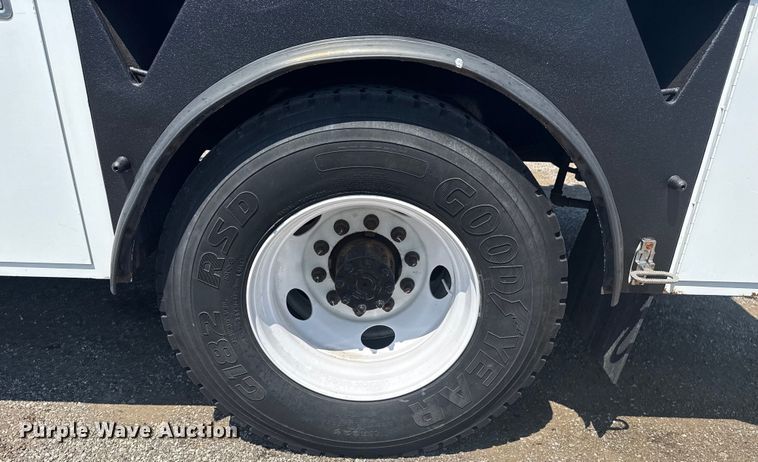 image for item EG6124 2013 Ford F650 Super Duty utility / service truck