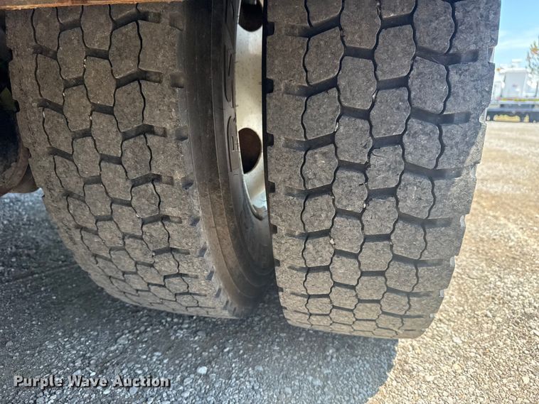 image for item EG6124 2013 Ford F650 Super Duty utility / service truck