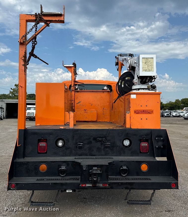 image for item EG6127 2011 International 4400 utility / service truck