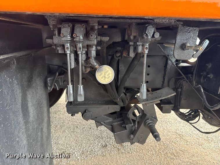 image for item EG6127 2011 International 4400 utility / service truck