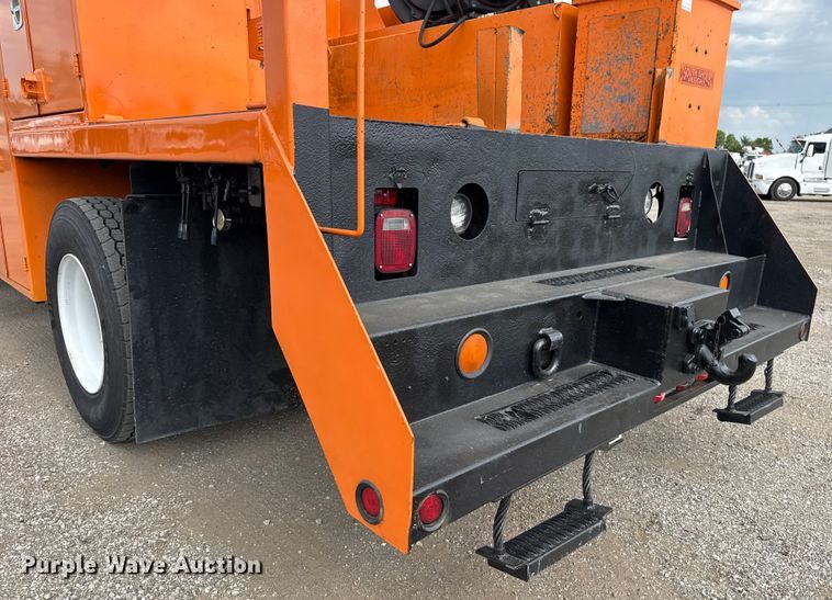 image for item EG6127 2011 International 4400 utility / service truck