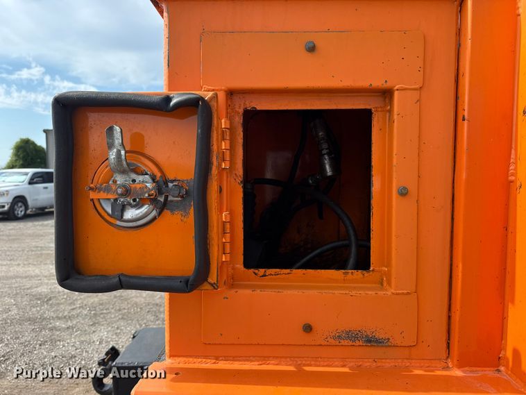 image for item EG6127 2011 International 4400 utility / service truck