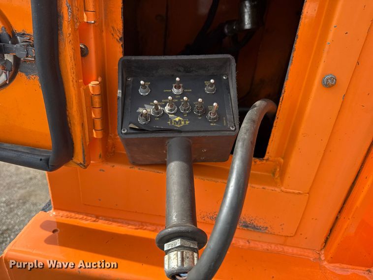 image for item EG6127 2011 International 4400 utility / service truck