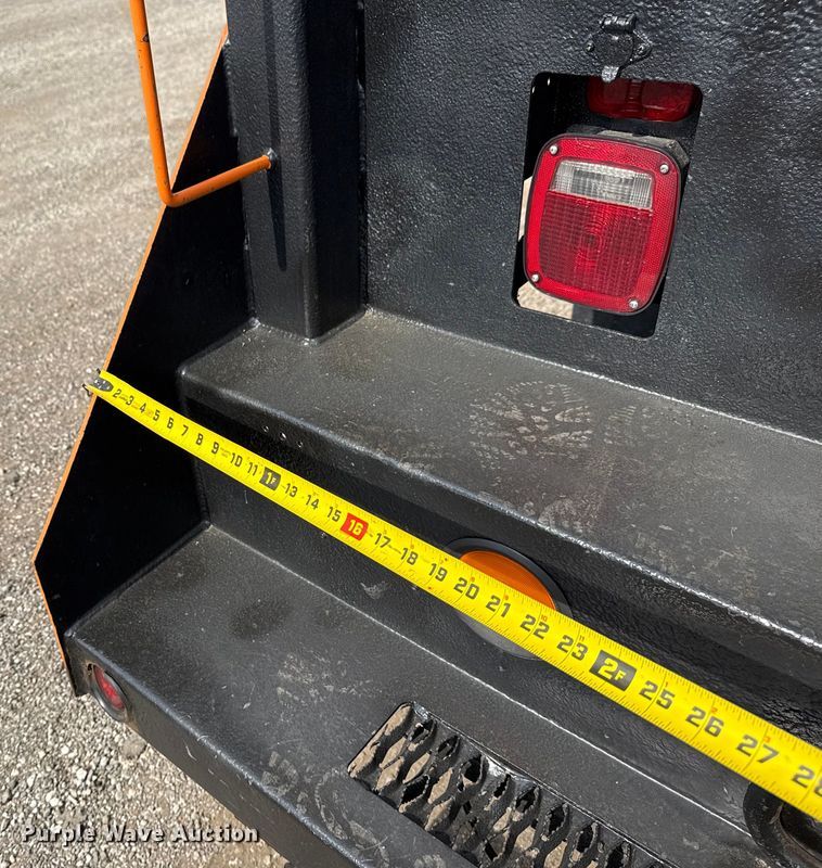 image for item EG6127 2011 International 4400 utility / service truck