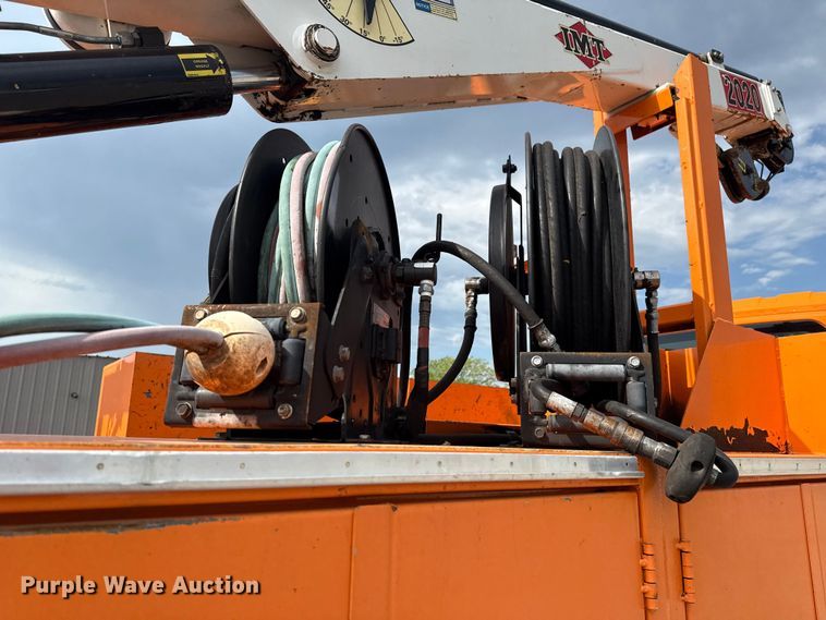 image for item EG6127 2011 International 4400 utility / service truck