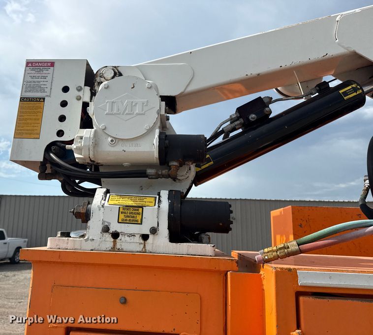 image for item EG6127 2011 International 4400 utility / service truck