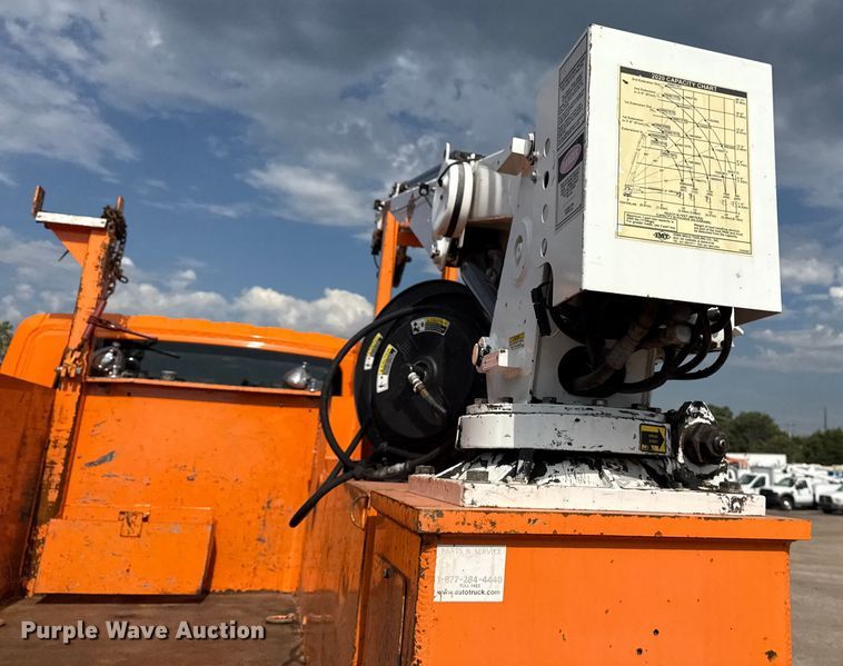 image for item EG6127 2011 International 4400 utility / service truck