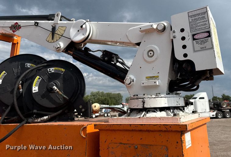 image for item EG6127 2011 International 4400 utility / service truck