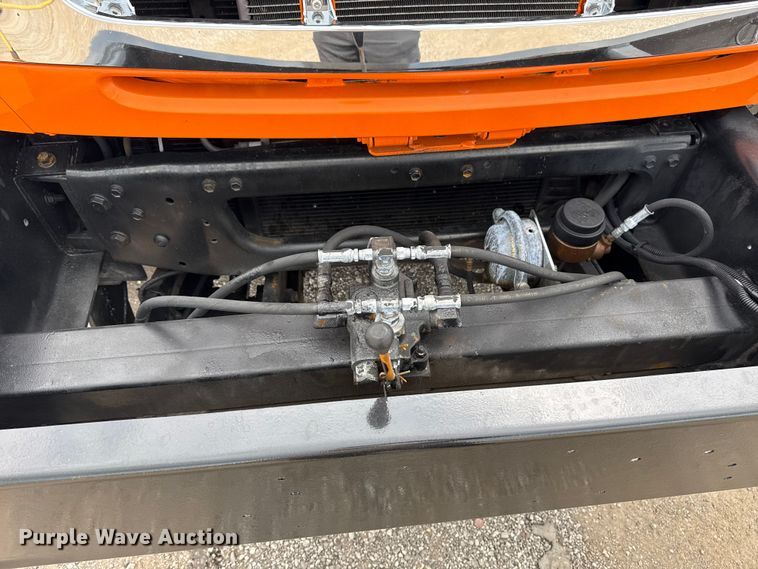 image for item EG6127 2011 International 4400 utility / service truck