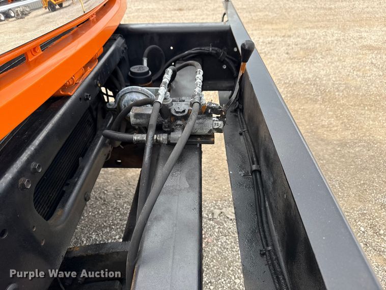 image for item EG6127 2011 International 4400 utility / service truck