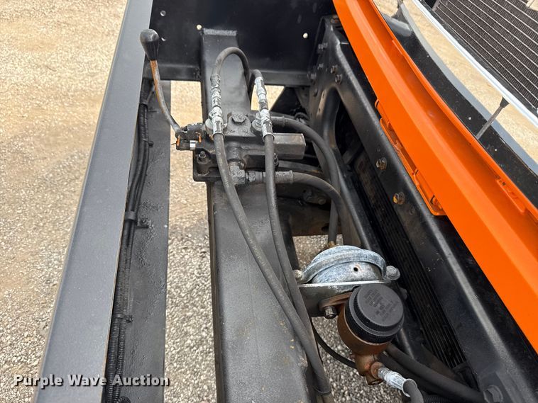 image for item EG6127 2011 International 4400 utility / service truck