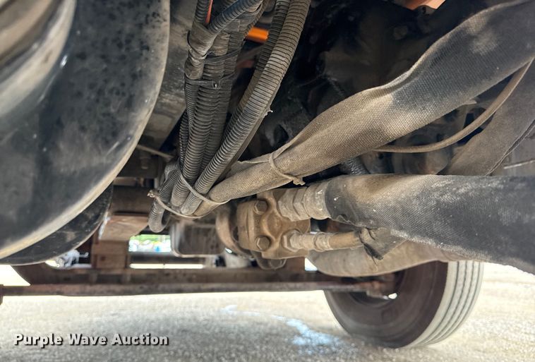 image for item EG6127 2011 International 4400 utility / service truck