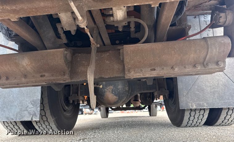 image for item EG6127 2011 International 4400 utility / service truck