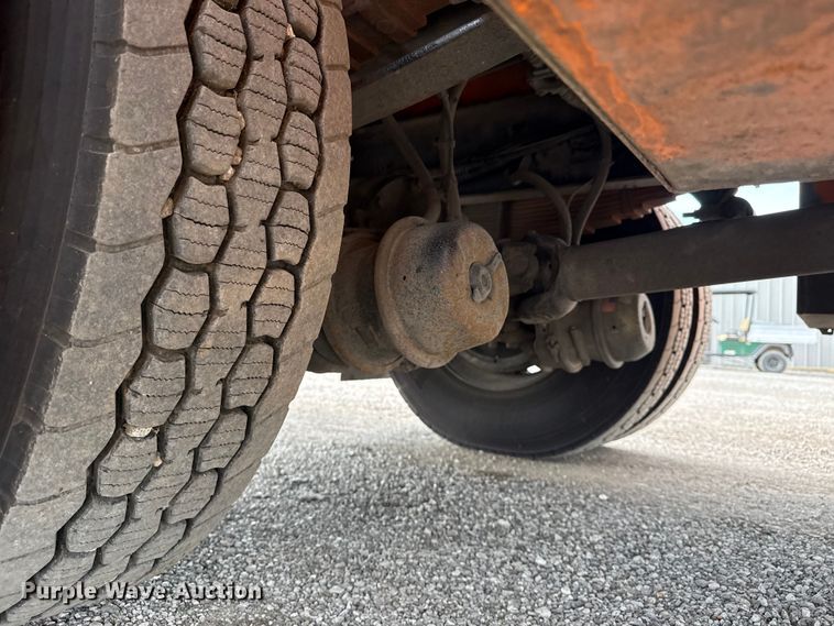 image for item EG6127 2011 International 4400 utility / service truck