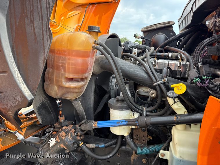 image for item EG6127 2011 International 4400 utility / service truck