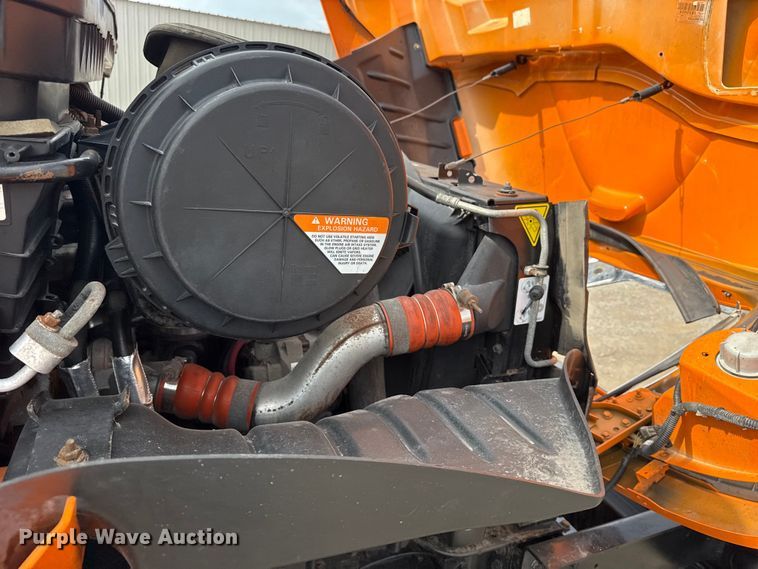 image for item EG6127 2011 International 4400 utility / service truck