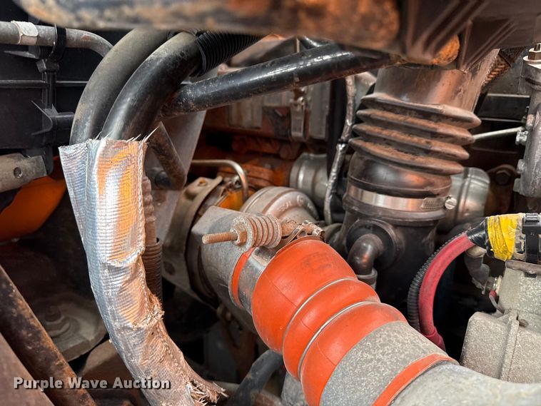 image for item EG6127 2011 International 4400 utility / service truck