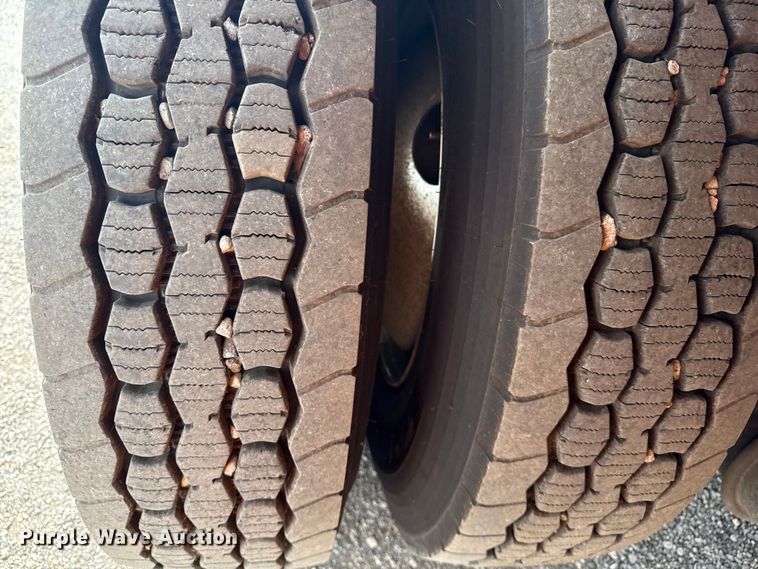 image for item EG6127 2011 International 4400 utility / service truck