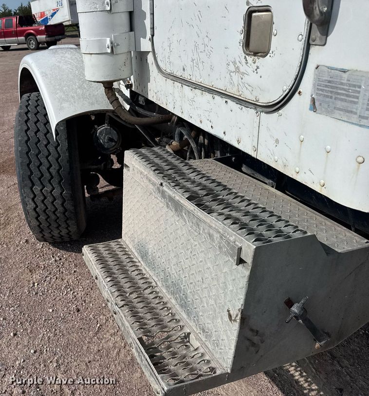 image for item EG6532 1990 Peterbilt 357 ready mix truck