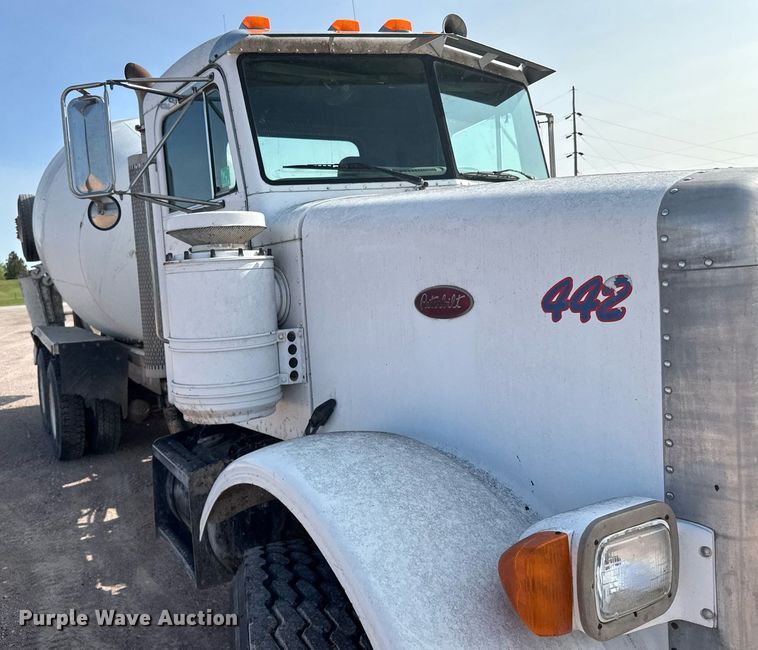 image for item EG6532 1990 Peterbilt 357 ready mix truck
