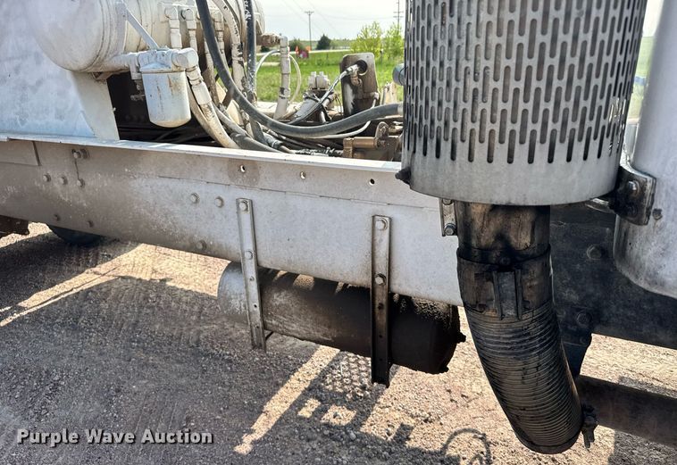 image for item EG6532 1990 Peterbilt 357 ready mix truck