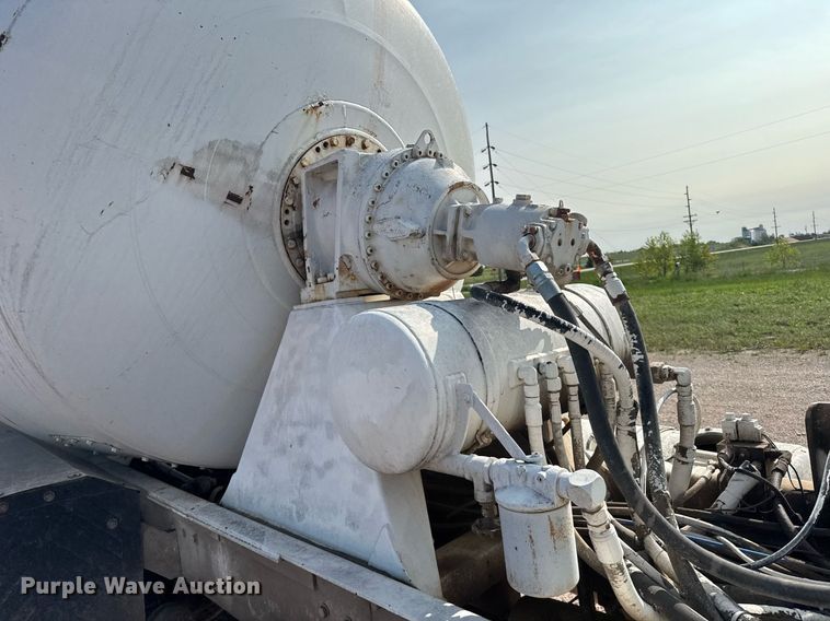 image for item EG6532 1990 Peterbilt 357 ready mix truck