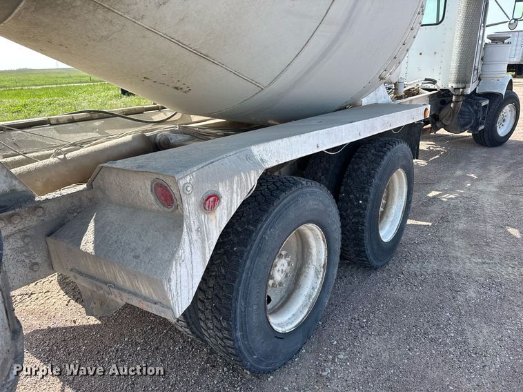 image for item EG6532 1990 Peterbilt 357 ready mix truck