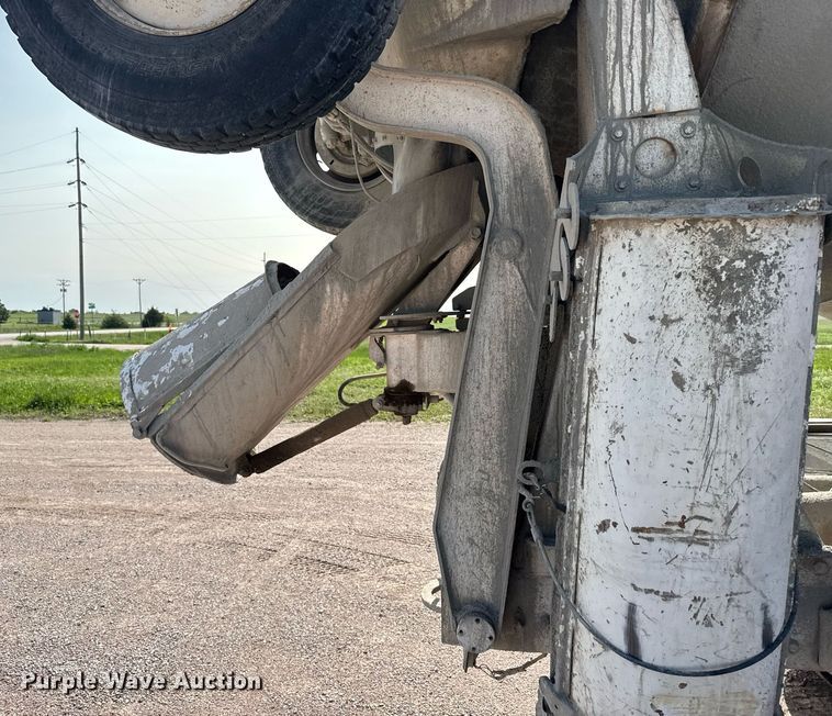 image for item EG6532 1990 Peterbilt 357 ready mix truck