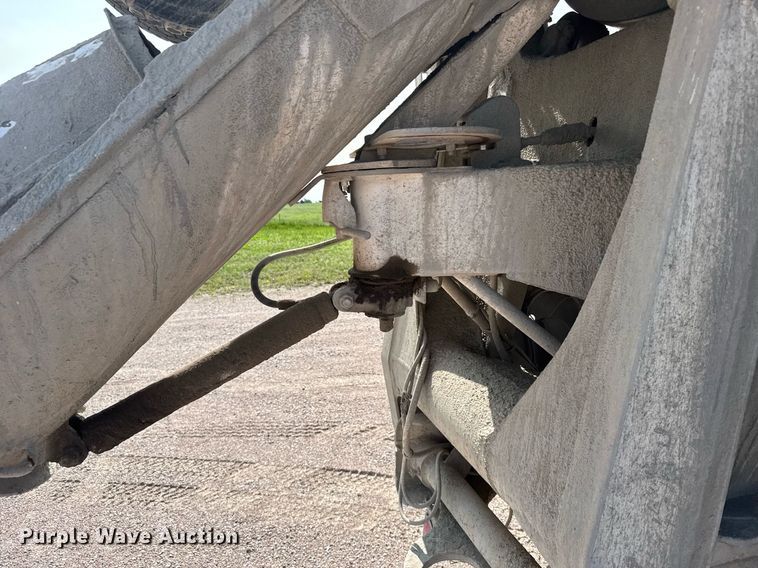 image for item EG6532 1990 Peterbilt 357 ready mix truck