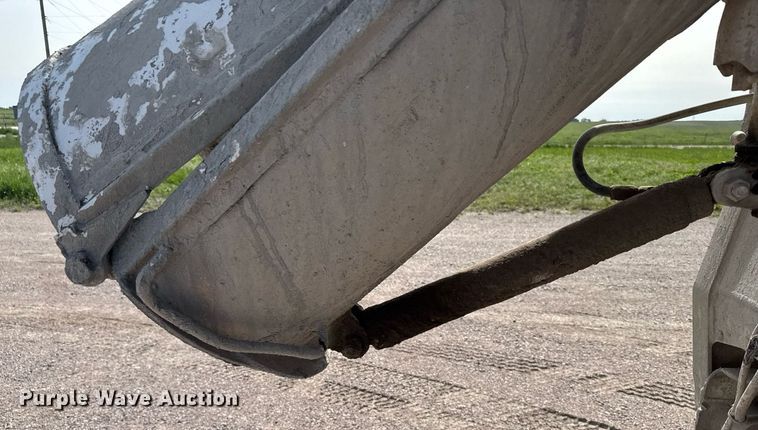 image for item EG6532 1990 Peterbilt 357 ready mix truck