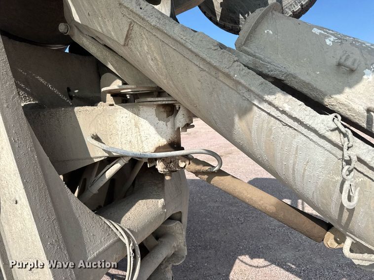 image for item EG6532 1990 Peterbilt 357 ready mix truck