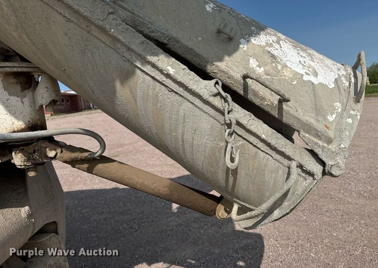 image for item EG6532 1990 Peterbilt 357 ready mix truck