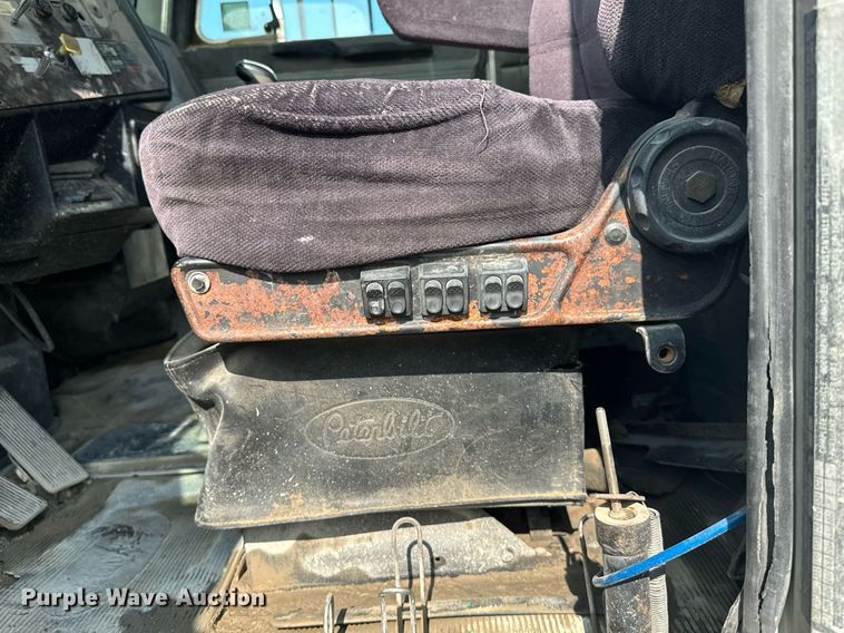 image for item EG6532 1990 Peterbilt 357 ready mix truck