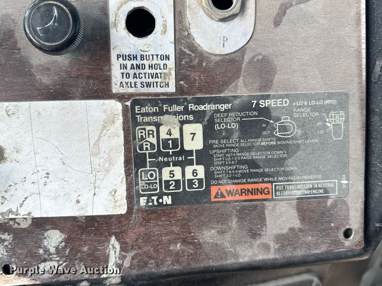 image for item EG6532 1990 Peterbilt 357 ready mix truck