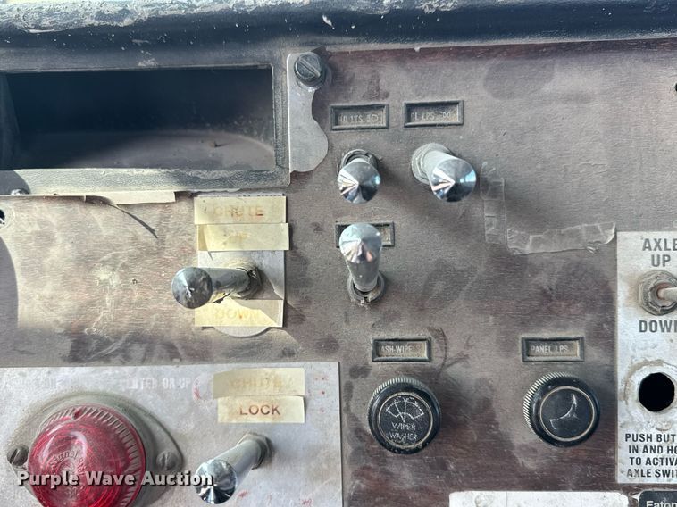 image for item EG6532 1990 Peterbilt 357 ready mix truck