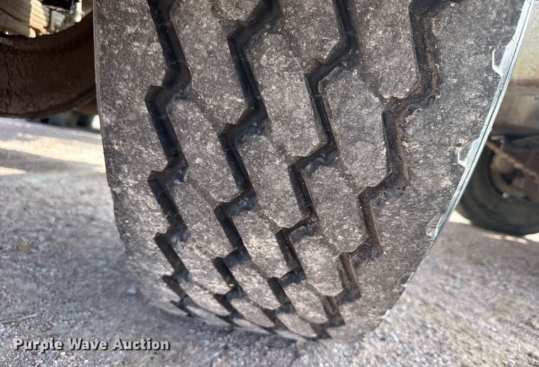 image for item EG6532 1990 Peterbilt 357 ready mix truck