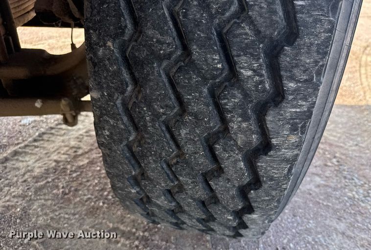 image for item EG6532 1990 Peterbilt 357 ready mix truck