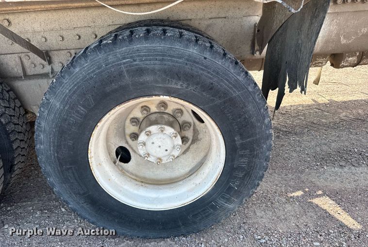 image for item EG6532 1990 Peterbilt 357 ready mix truck