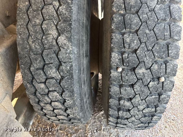 image for item EG6532 1990 Peterbilt 357 ready mix truck