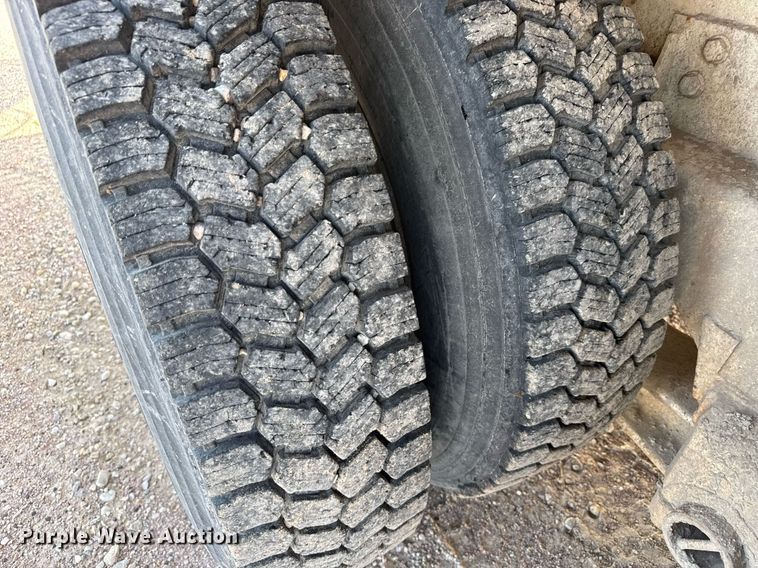 image for item EG6532 1990 Peterbilt 357 ready mix truck