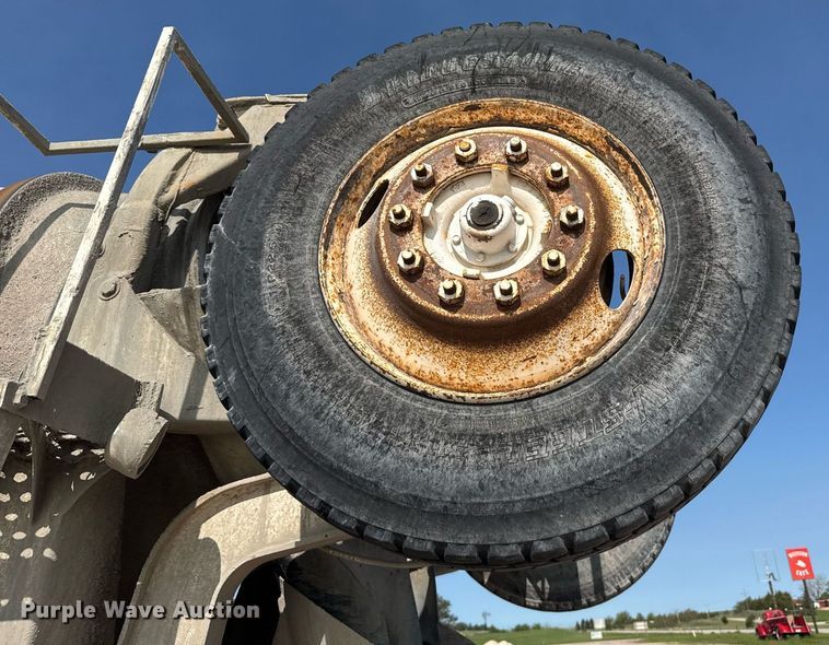 image for item EG6532 1990 Peterbilt 357 ready mix truck