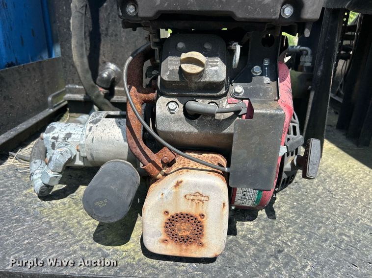 image for item EK8316 1989 International 1734 oil distributor truck