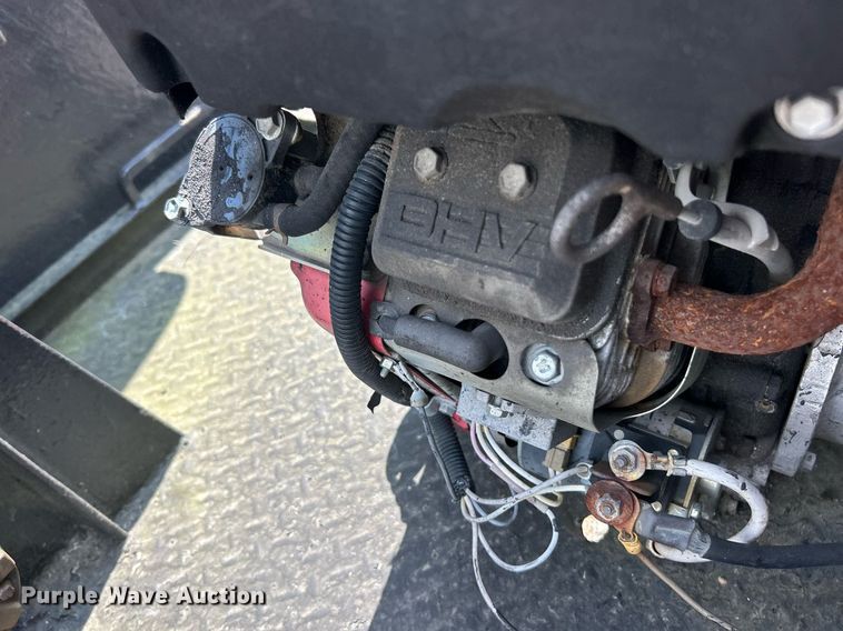 image for item EK8316 1989 International 1734 oil distributor truck