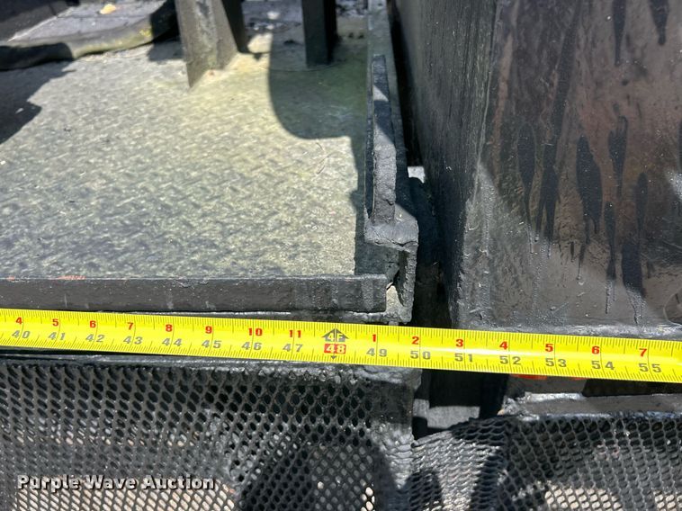 image for item EK8316 1989 International 1734 oil distributor truck