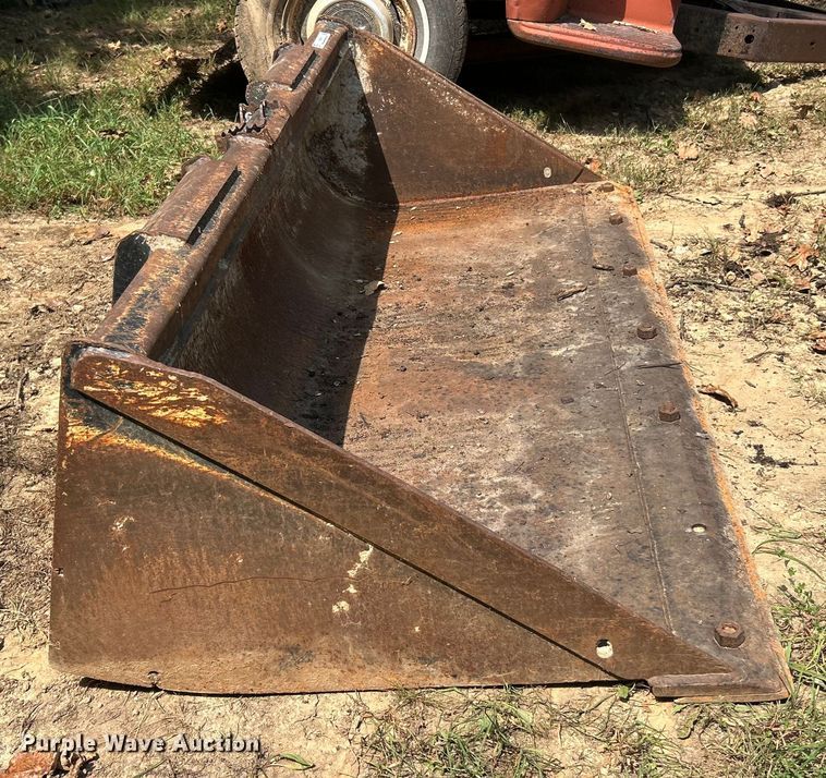 image for item EK8478 John Deere Worksite Pro skid steer bucket