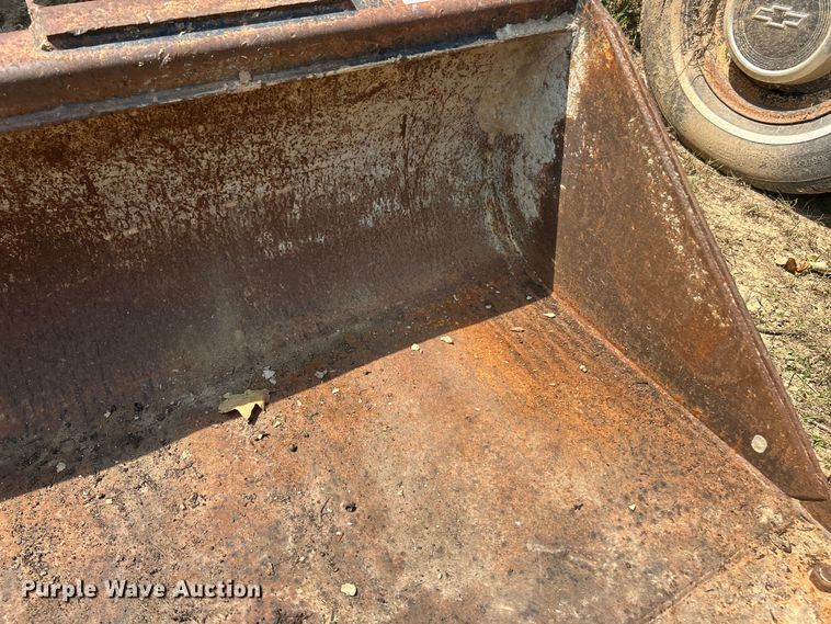 image for item EK8478 John Deere Worksite Pro skid steer bucket