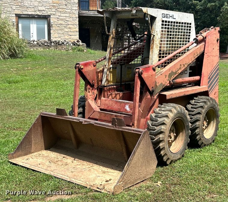 MINI CARGADOR SOBRE RUEDAS 1988 GEHL SL4610