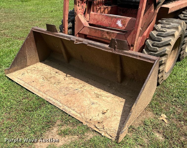 image for item EK8486 1988 Gehl SL4610 skid steer loader