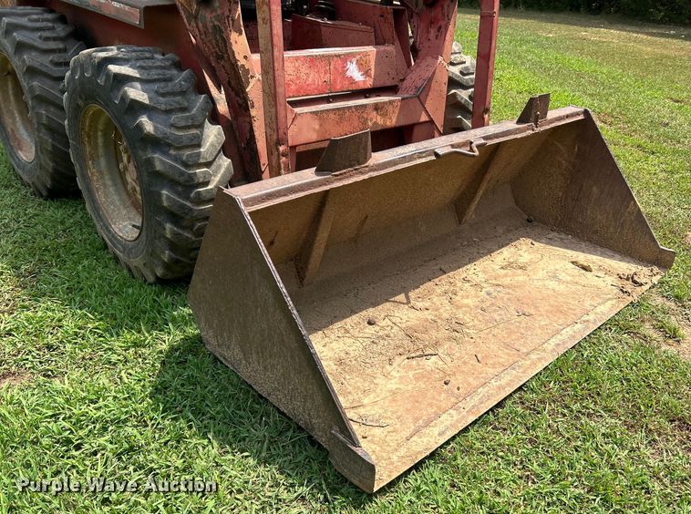 image for item EK8486 1988 Gehl SL4610 skid steer loader