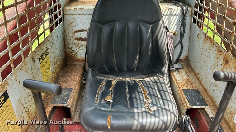 image for item EK8486 1988 Gehl SL4610 skid steer loader